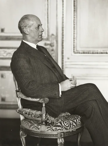 Industrial Magnate [Commercial Counsellor Arnold von Guilleaume] by August Sander, photograph, 1927