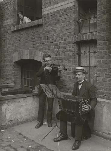 Poor Musicians (Notzeitmusikanten) by August Sander, photograph, 1925