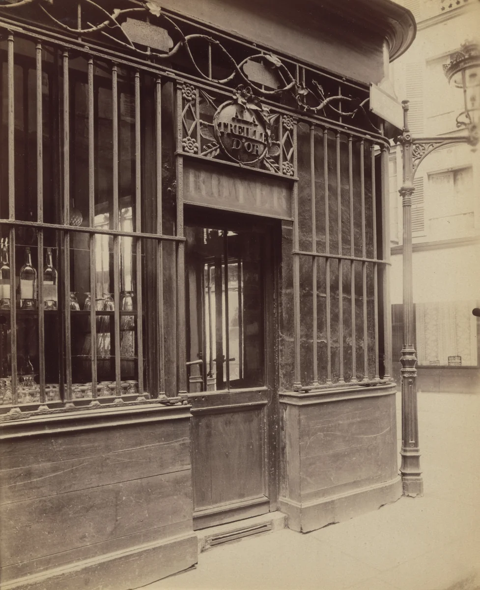 À la Treille D'or. 6 Rue de Condé by Eugène Atget, photograph, 1900