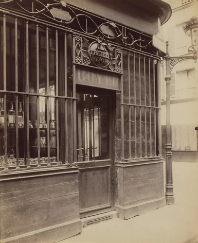 À la Treille D'or. 6 Rue de Condé by Eugène Atget, photograph, 1900