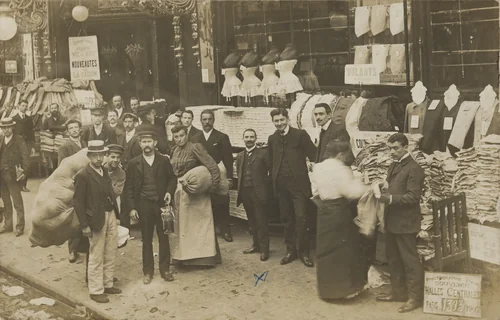 La Samaritaine, Paris by Unidentified Photographer, photograph, 1907