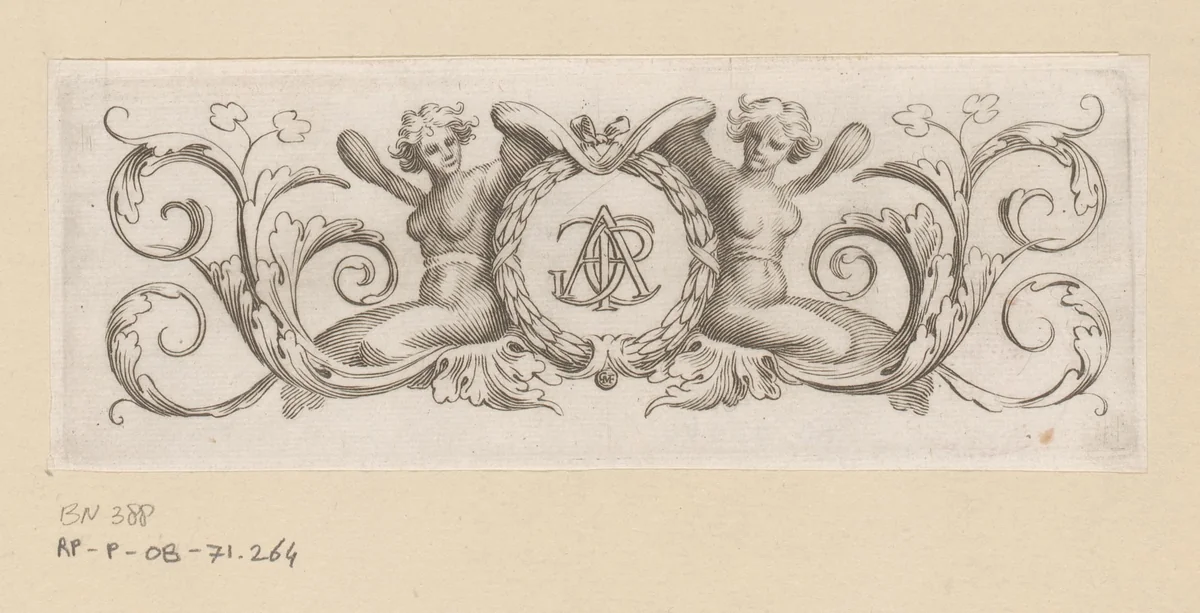 Vignet met twee gevleugelde vrouwen naast een medaillon met initialen by Claude Mellan, print, 1639-1643