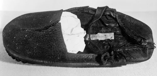 Shoe by England, textile, 1501-1600