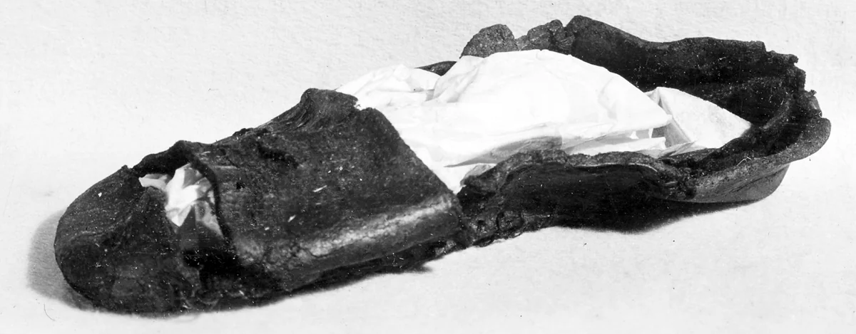 Child's Shoe by England, textile, 1501-1600