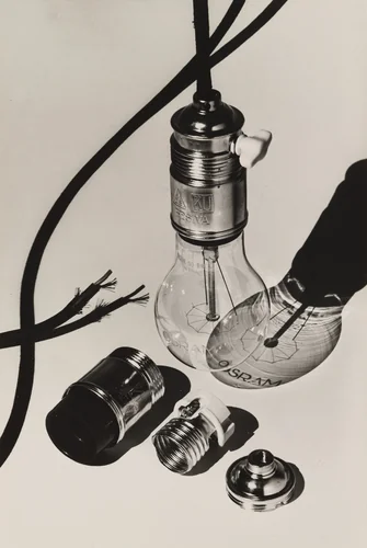 Glühbirne (Incandescent Lamp) by Hans Finsler, photograph, 1928