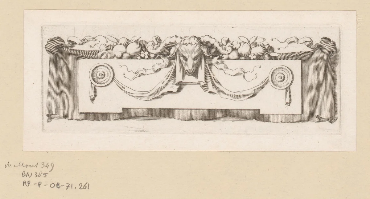 Vignet met ramskop en fruit tegen een draperie by Claude Mellan, print, 1639-1643