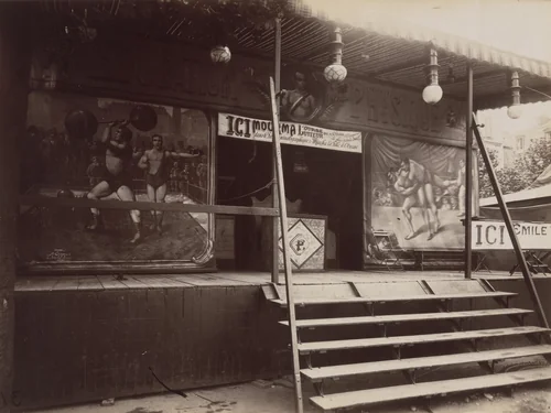 Fête du Trône by Eugène Atget, photograph, 1923