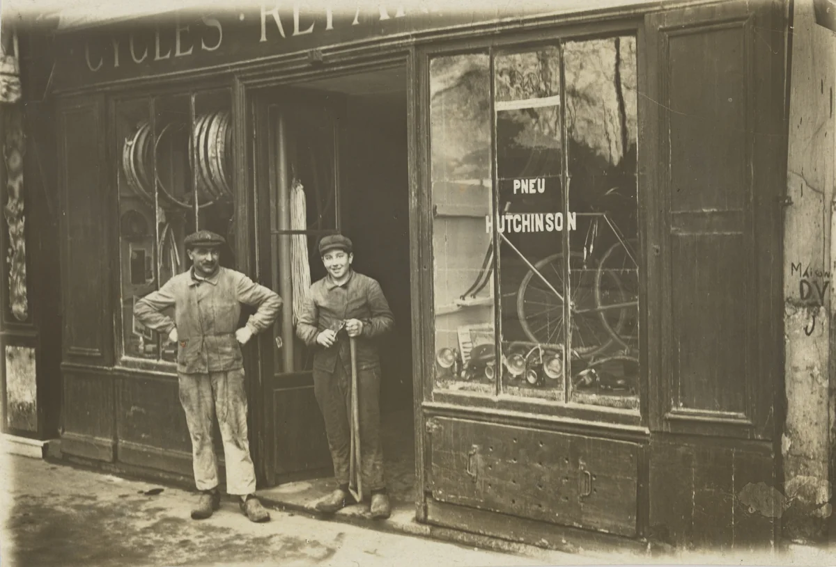 Cycles, Pneu Hutchinson, France by Unidentified Photographer, photograph, 1910