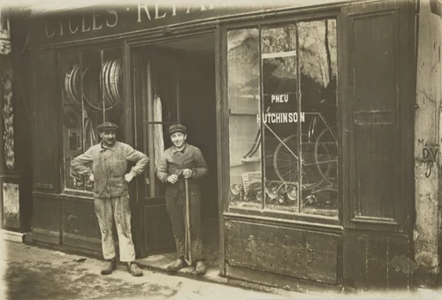 Cycles, Pneu Hutchinson, France by Unidentified Photographer, photograph, 1910