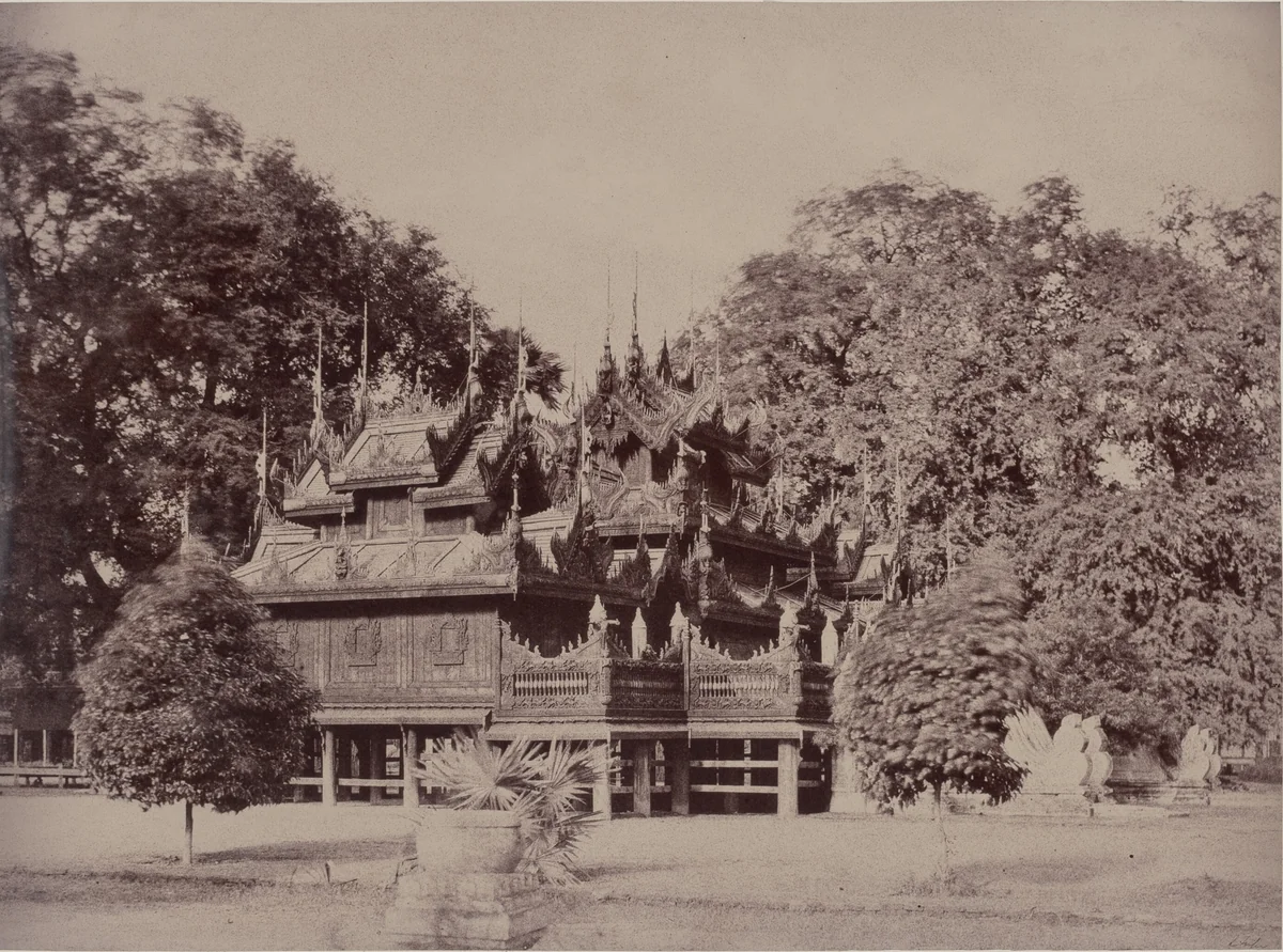 Amerapoora: Mygabhoodee-tee Kyoung from East by Linnaeus Tripe, photograph, 1855