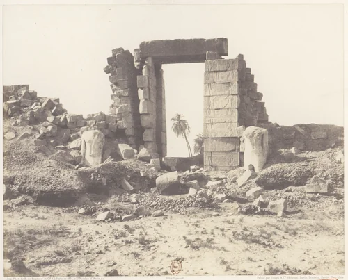Karnak (Thèbes), Premier Pylône - Ruines de la Porte et des Colosses, Vues du Point E by Félix Teynard, photograph, 1851-1852