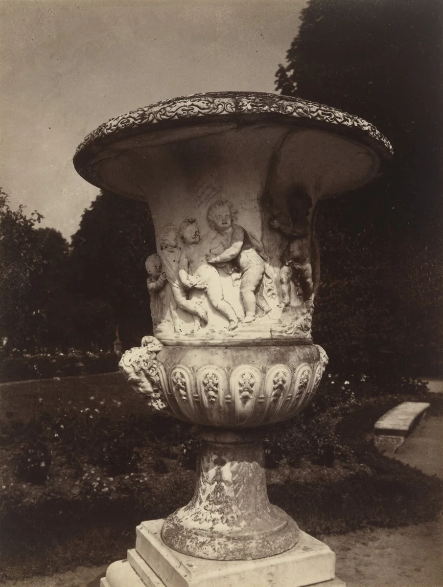 Versailles, vase by Eugène Atget, photograph, 1905