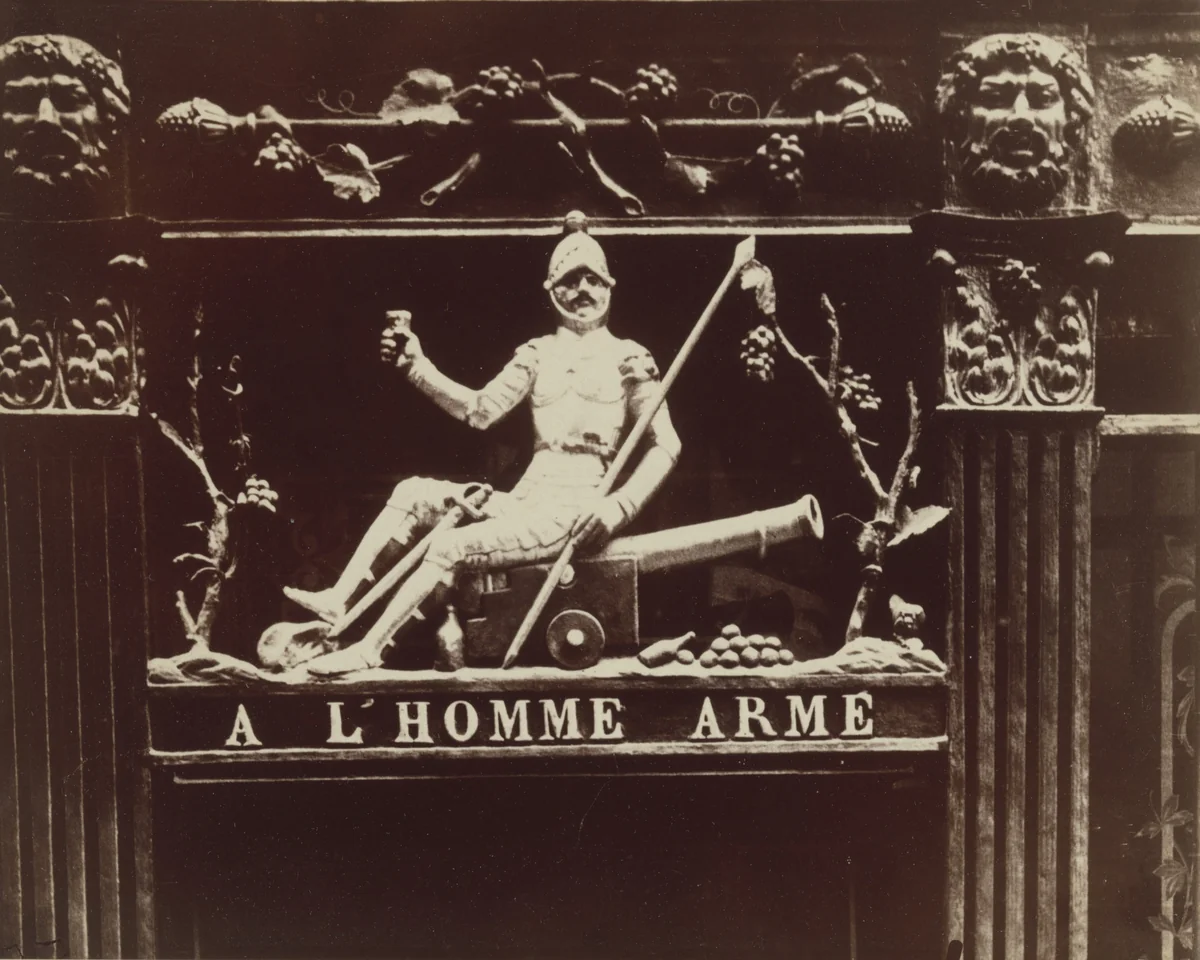 À l'homme Armé (enseigne) by Eugène Atget, photograph, 1900
