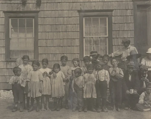 Whitesbog, Browns Mills, New Jersey by Lewis Wickes Hine, photograph, 1910