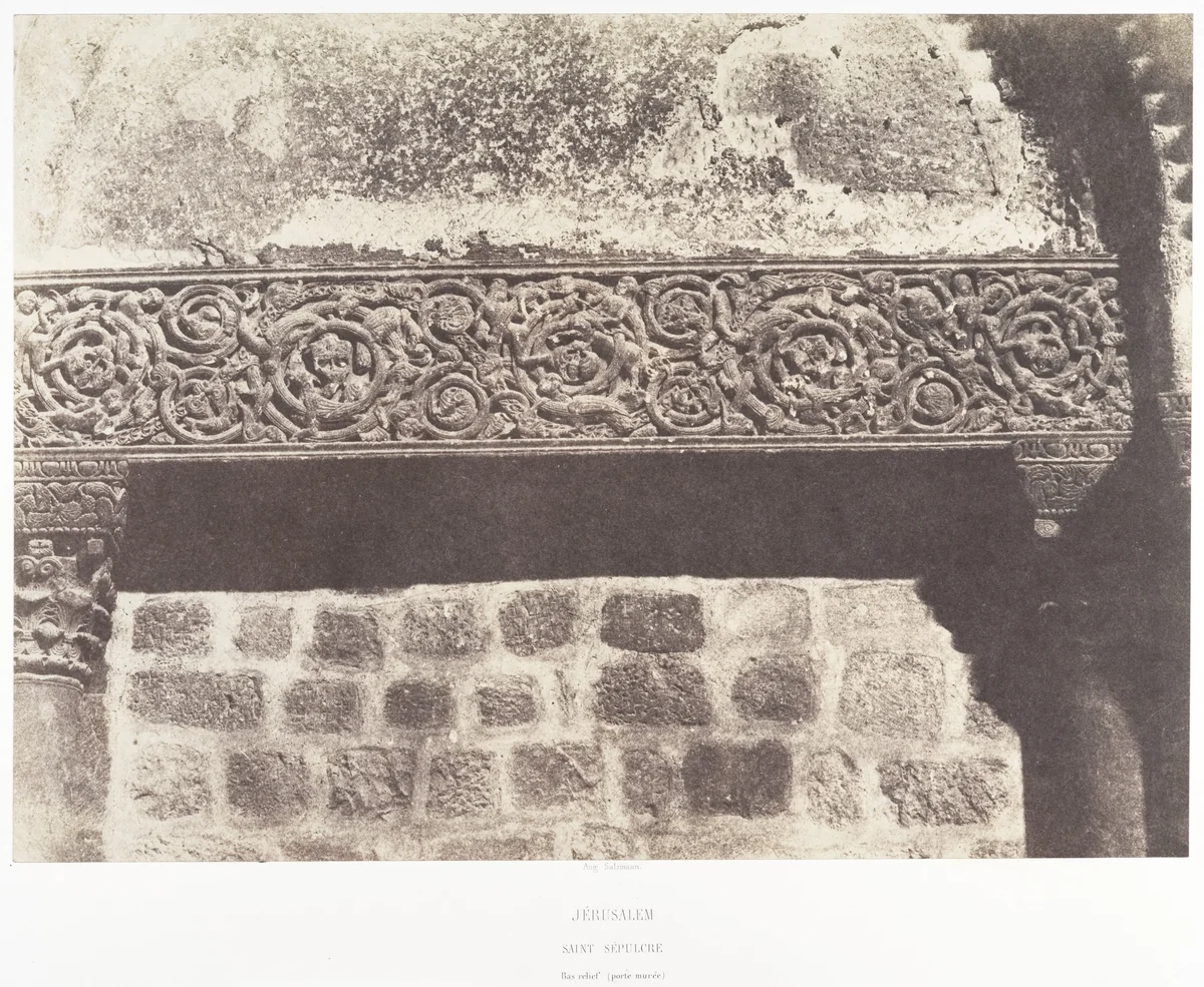Jérusalem, Saint-Sépulcre, Bas-relief (porte murée) by Auguste Salzmann, photograph, 1854-1859