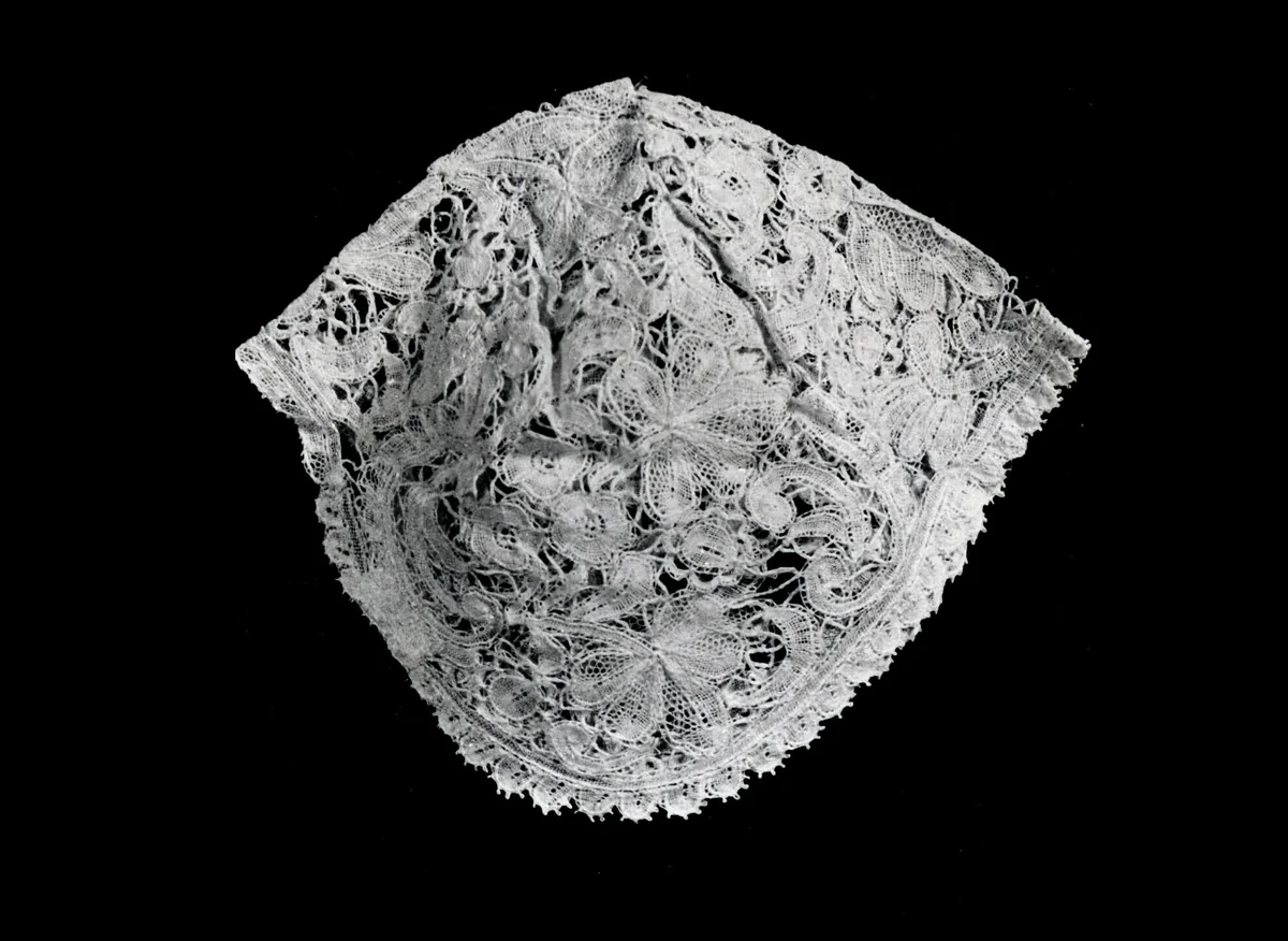 Babies Cap by Belgium, probably Bruges, textile, 1850-1900