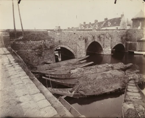 Pont Amiens by Eugène Atget, photograph, 1900