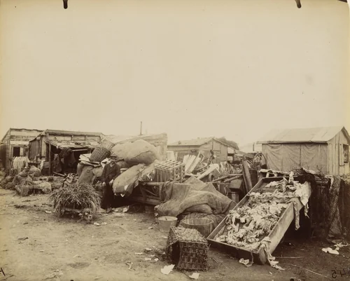 Porte de Montreuil. Chiffonnier sur les Fortifications by Eugène Atget, photograph, 1910