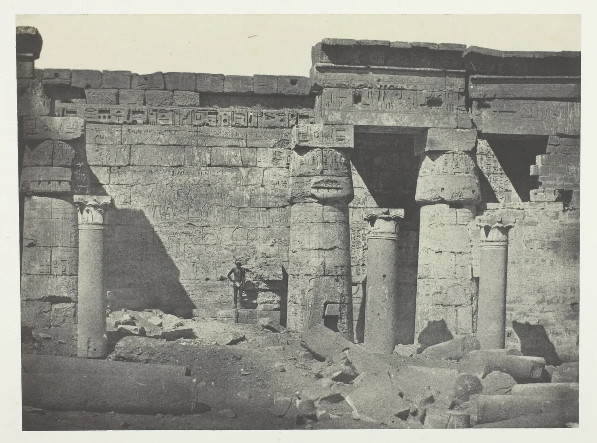 Médinet-Habou, Péristyle du Palais de Ramsès-Méiamoun; Thèbes, plate 50 from the album "Egypte, Nubie, Palestine et Syrie" (1852) by Maxime Du Camp, photograph, 1849-1851