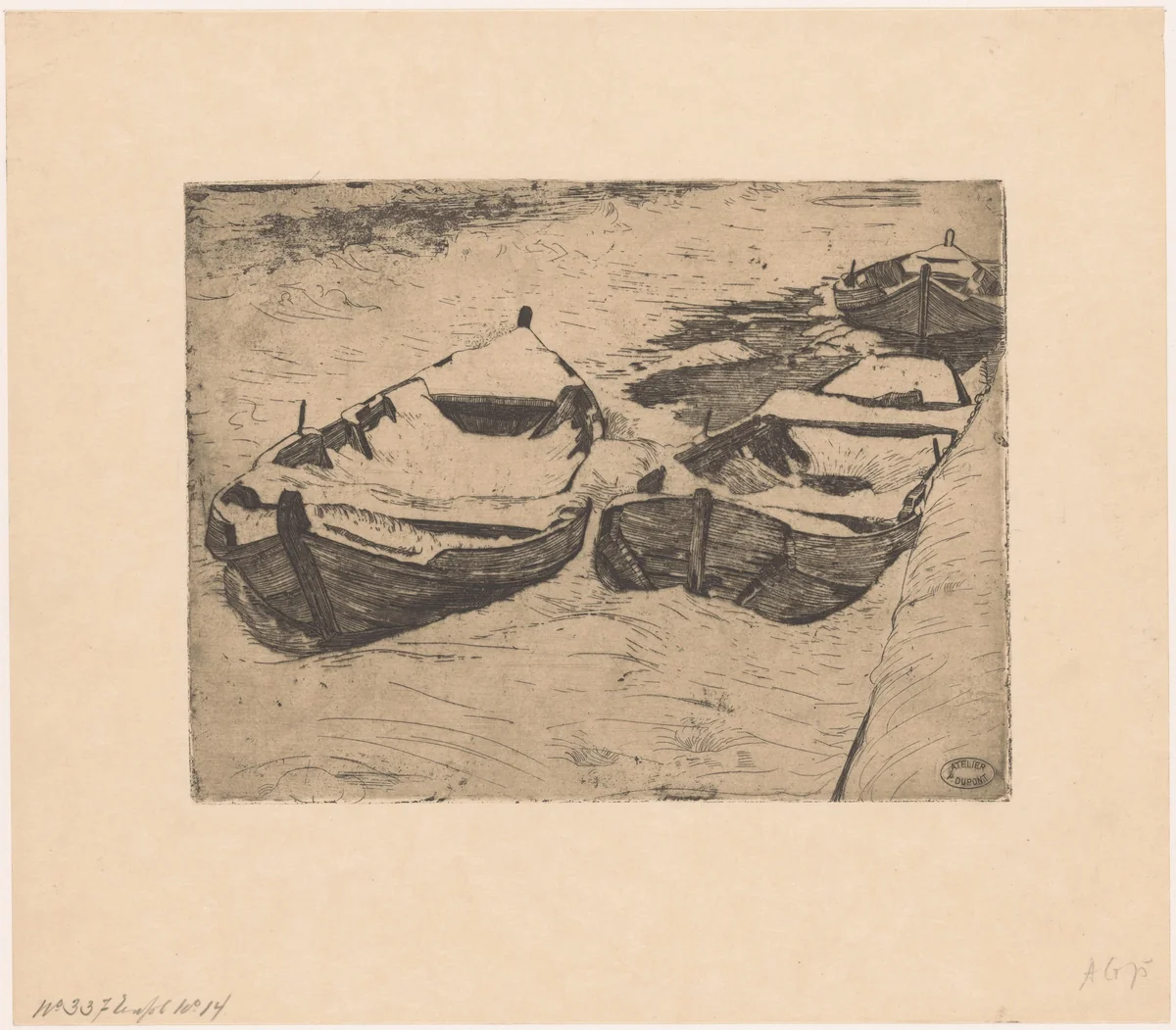 Drie besneeuwde roeiboten bij een wal by Pieter Dupont, print, 1893-1894