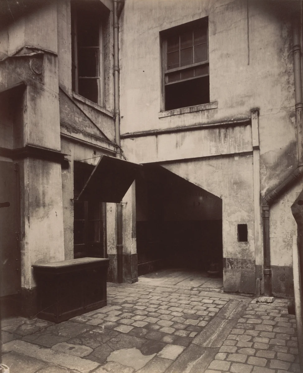 Vieille Cour, 22 rue Saint-Sauveur by Eugène Atget, photograph, 1914
