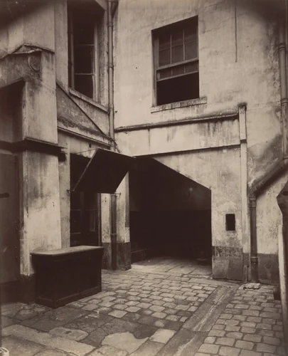 Vieille Cour, 22 rue Saint-Sauveur by Eugène Atget, photograph, 1914