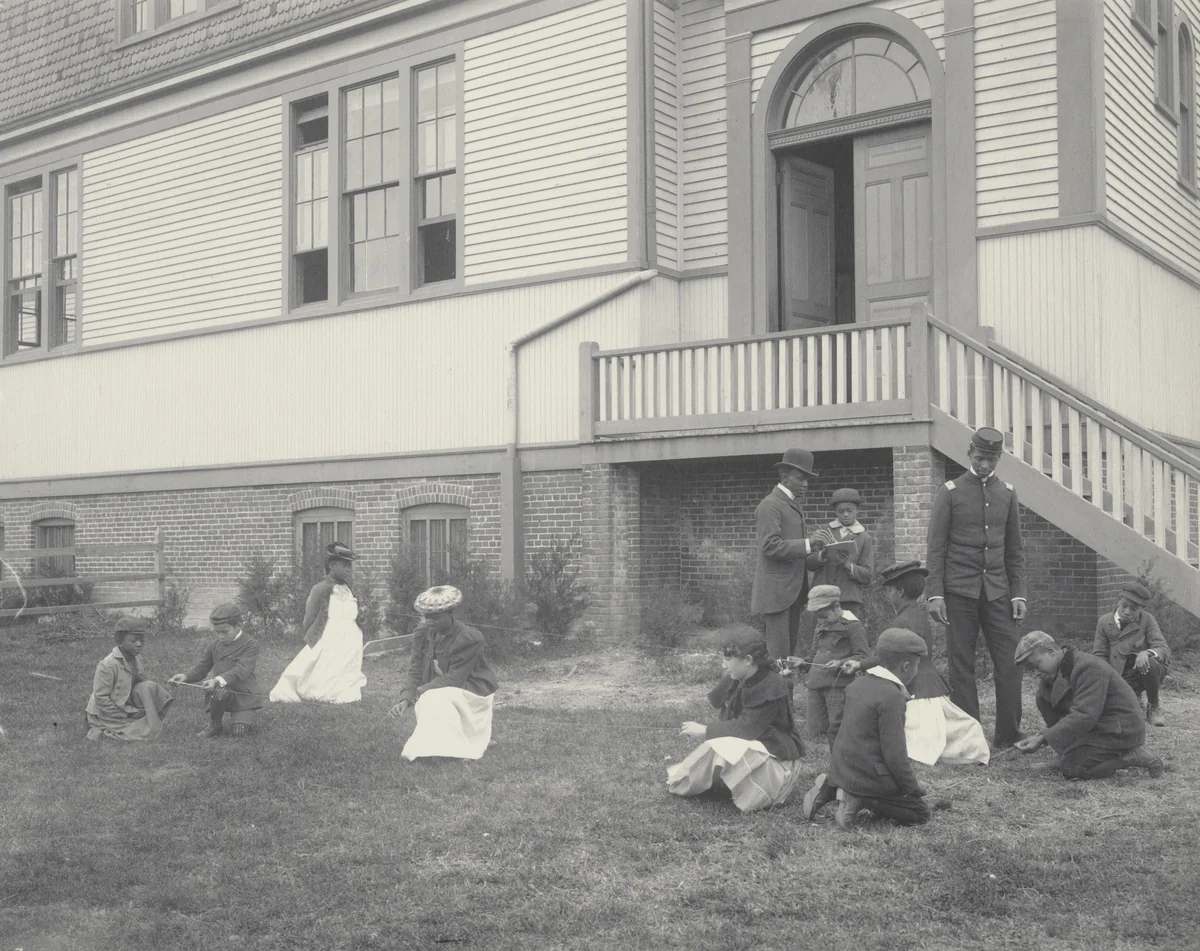 An arithmetic lesson at the Whittier by Frances Benjamin Johnston, photograph, 1899