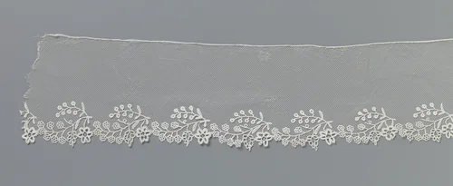 Strook applicatiekant met bloesemtakjes by anonymous, other, 1890-1909