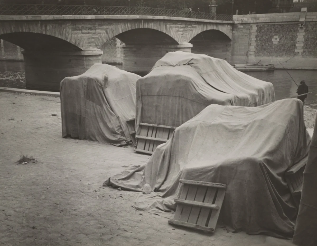 Quai de Bercy by André Kertész, photograph, 1926