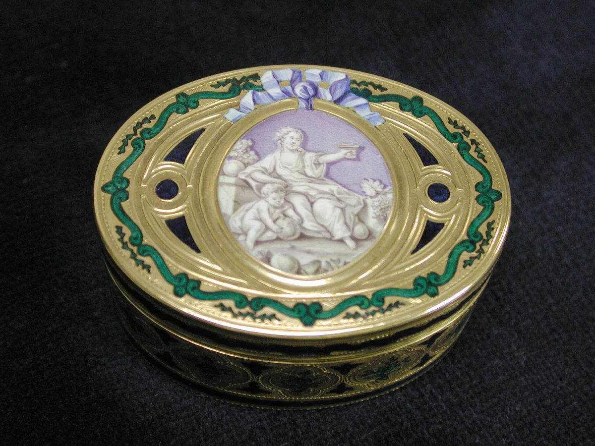 Snuffbox by Pierre Médard Mothet, metalwork, 1765-1766