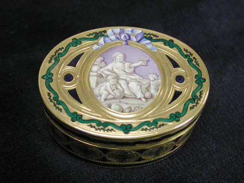 Snuffbox by Pierre Médard Mothet, metalwork, 1765-1766