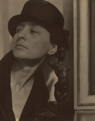 Georgia O'Keeffe with Matisse Sculpture by Alfred Stieglitz, photograph, 1921