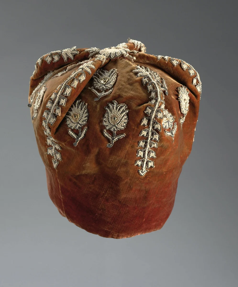 Muts van Spaanse hertogskroon, geschenk van Karel II aan Michiel Adriaenszoon de Ruyter by anonymous, other, 1675