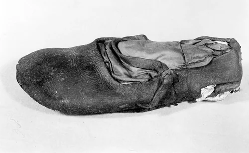 Shoe by England, textile, 1501-1600