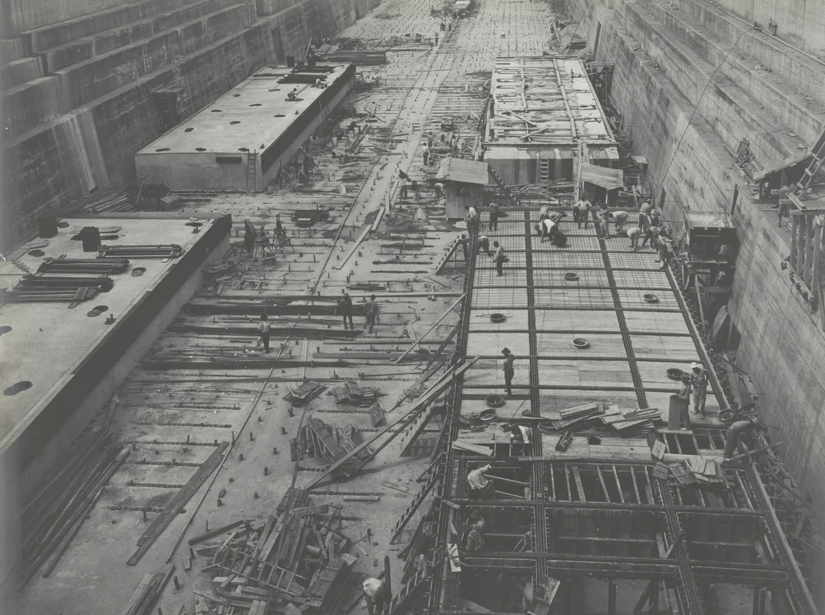Reinforced Concrete Pontoons. Looking West from Head of Dry Dock #1 by Unidentified Photographer, photograph, 1916