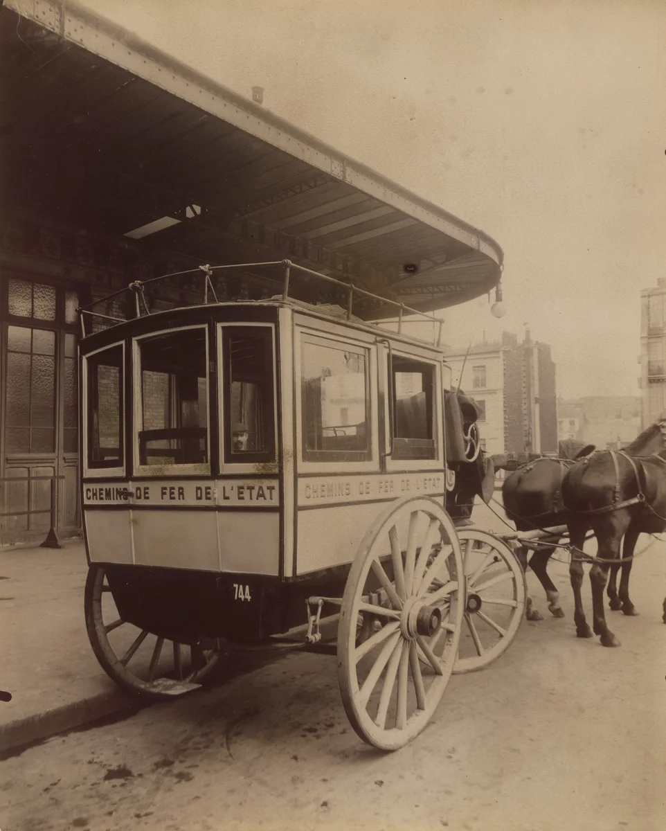 Voiture Gare by Eugène Atget, photograph, 1908