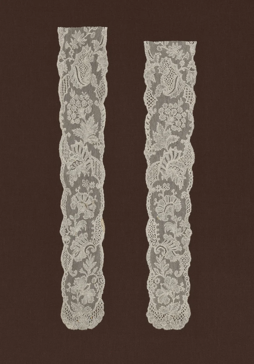 Pair of Lappets by Belgium, Flanders, Mechlin, other, 1750-1759