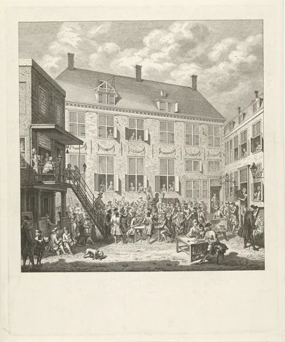 Gezicht op het Oudezijds Herenlogement te Amsterdam en een schilderijenverkoop, 1773 by Simon Fokke, print, 1774
