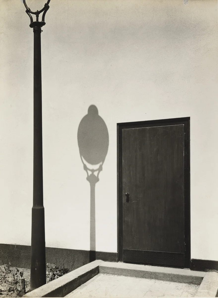 Cologne Kalkerfeld Settlement, Streetlight by Werner Mantz, photograph, 1928