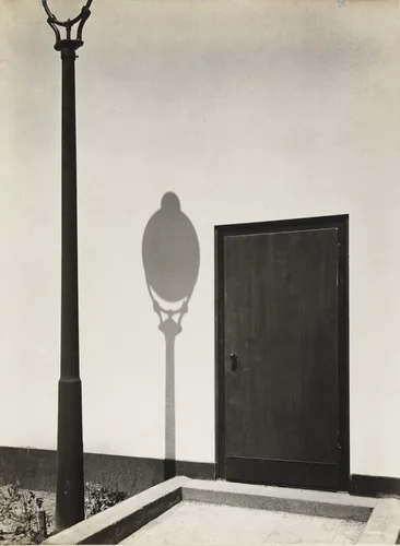 Cologne Kalkerfeld Settlement, Streetlight by Werner Mantz, photograph, 1928