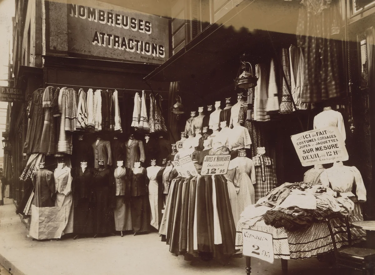 Untitled by Eugène Atget, photograph, 1910
