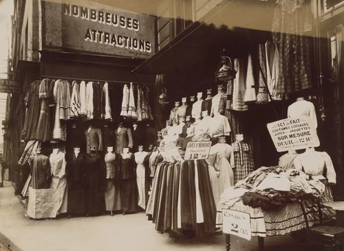 Untitled by Eugène Atget, photograph, 1910