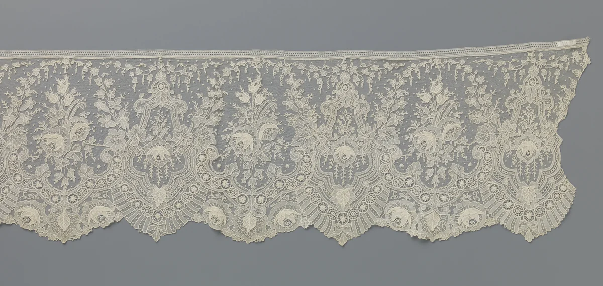 Japonstrook met rozenboeket in een ovaal en in een klokvormig cartouche by anonymous, book, 1860-1870