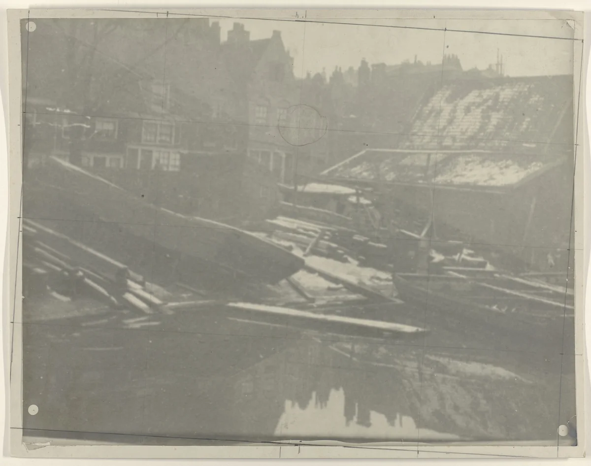 Scheepswerf aan de Bickersgracht te Amsterdam by George Hendrik Breitner, photograph, 1902