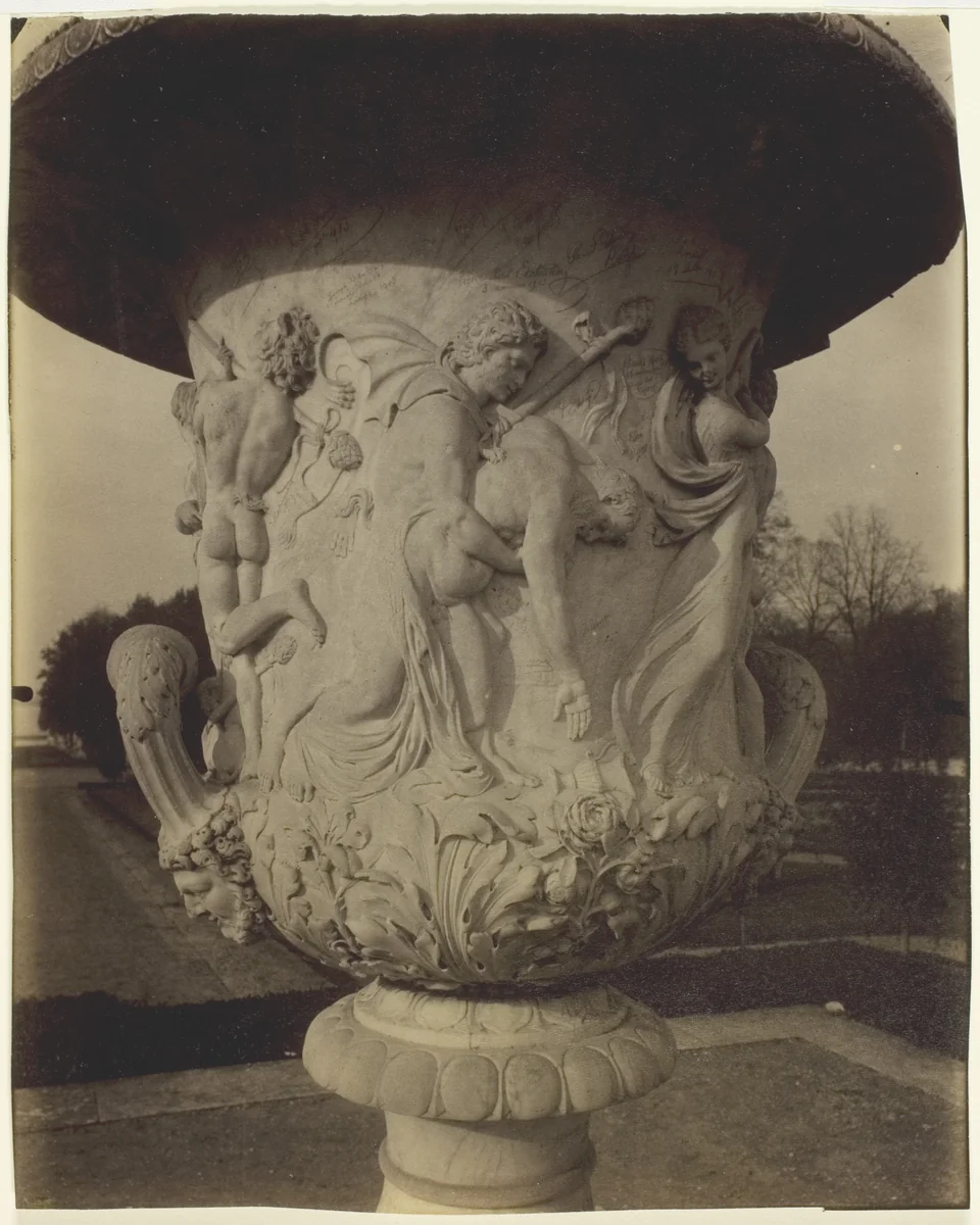 Versailles, Vase par Cornu by Jean-Eugène-Auguste Atget, photograph, 1904