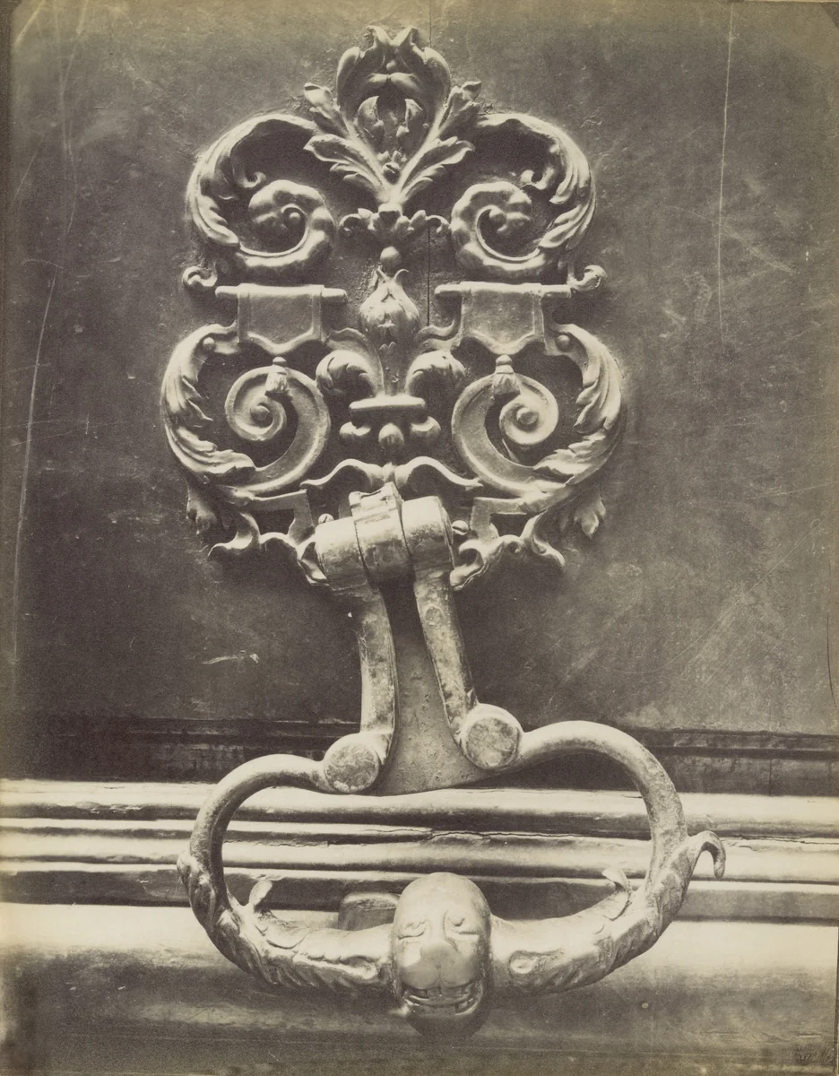5, rue de Mail by Eugène Atget, photograph, 1908