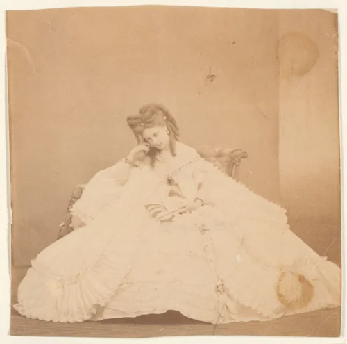 Le peignoir plisié by Pierre-Louis Pierson, photograph, 1860-1869