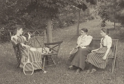 Emmy Obermeyer, Agnes Stieglitz, and Flora Small at Oaklawn by Alfred Stieglitz, photograph, 1893