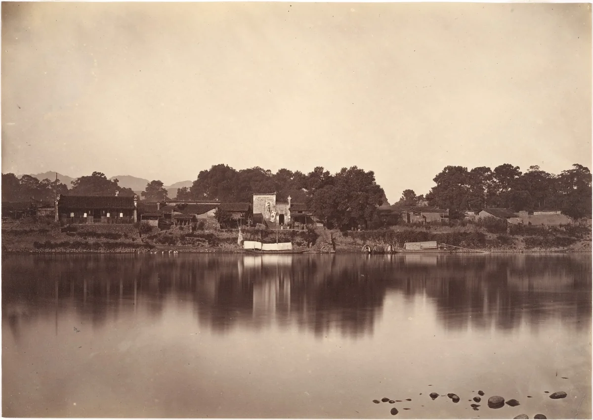 Ming-Ming Customhouse, Rieng-Gang City by John Thomson, photograph, 1869