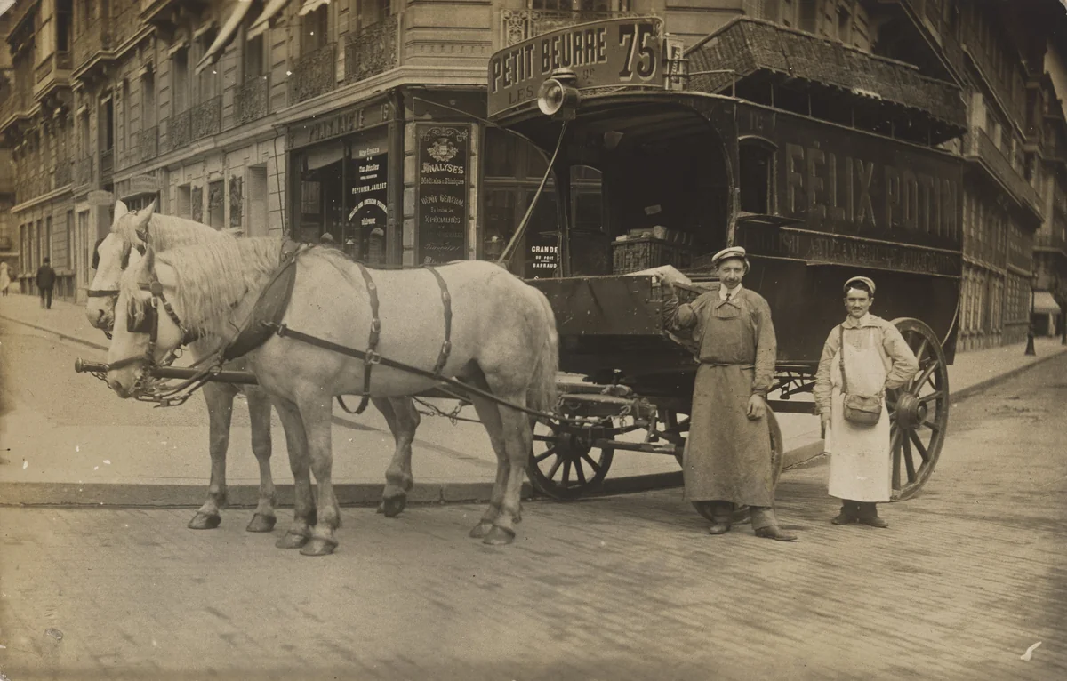 Attelage, Félix Potin, Angle rue du Four et rue Bonaparte, Paris by Unidentified Photographer, photograph, 1905